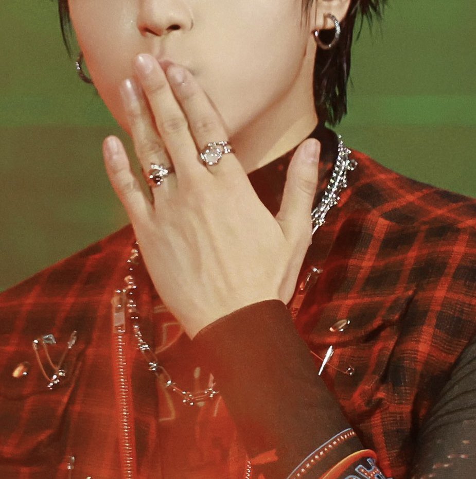 konsorusparty's tweet photo. i am still quite moved by hyunsung couple rings https://t.co/D5Iv7FYVmg