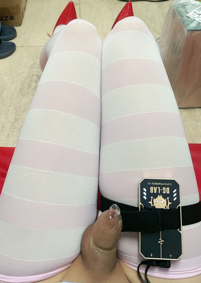Elika_ices's tweet photo. 时间：五一假期
地点：成都郫都区
有肌肉猛1让我援交一下嘛(≧∇≦)
人家想赚点买小裙裙得钱，求求了(>﹏<)
#男娘 #雌堕 #过膝袜 #高跟鞋 #femboy #sissy #丝袜美腿 #自慰 https://t.co/Ce8fns5Tfk