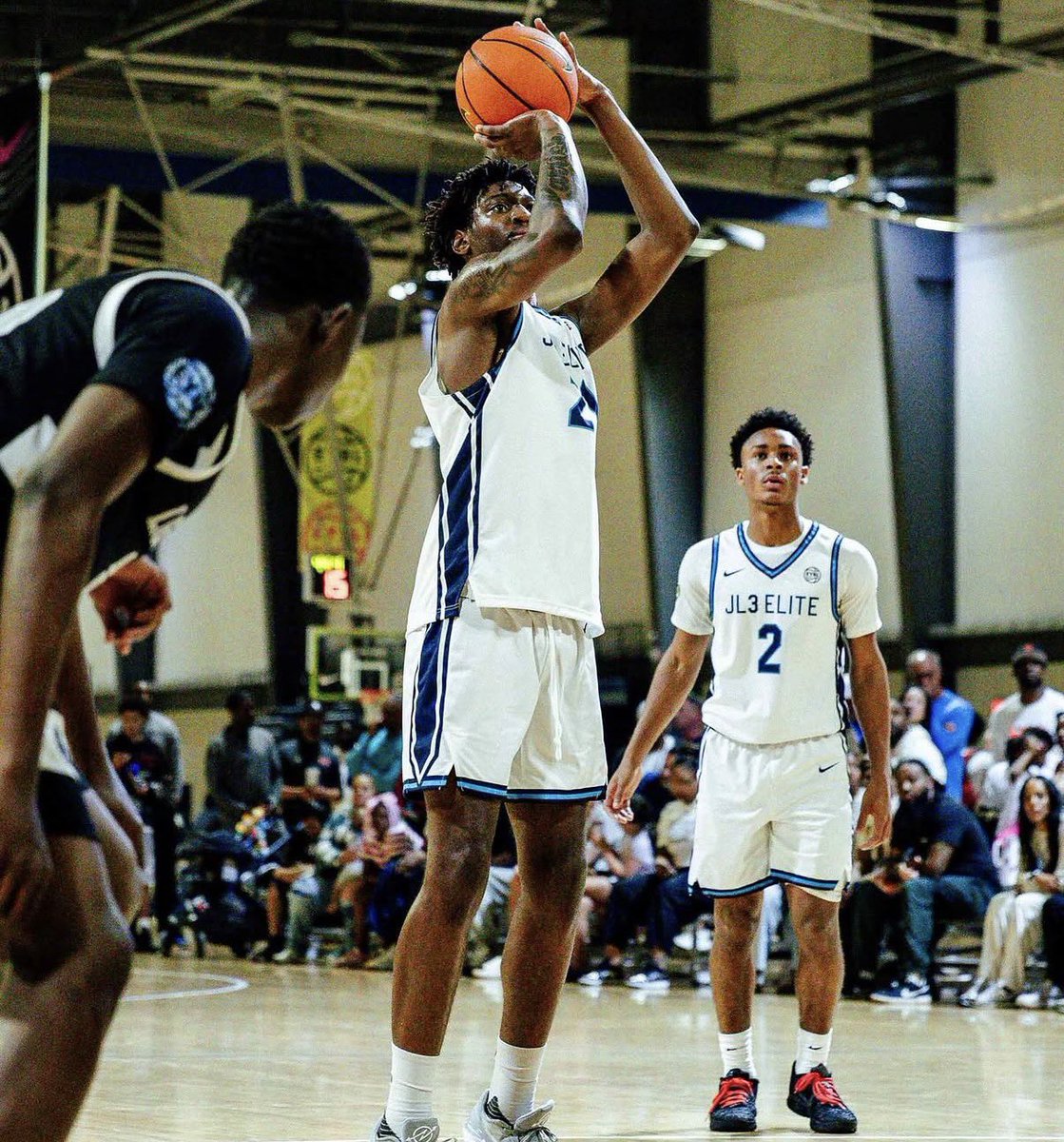 MediaAs433501's tweet photo. 3 ⭐️ Forward Malik Parrish receives offer from Texas A&amp;M Corpus Christi https://t.co/kgOF4mCtPu