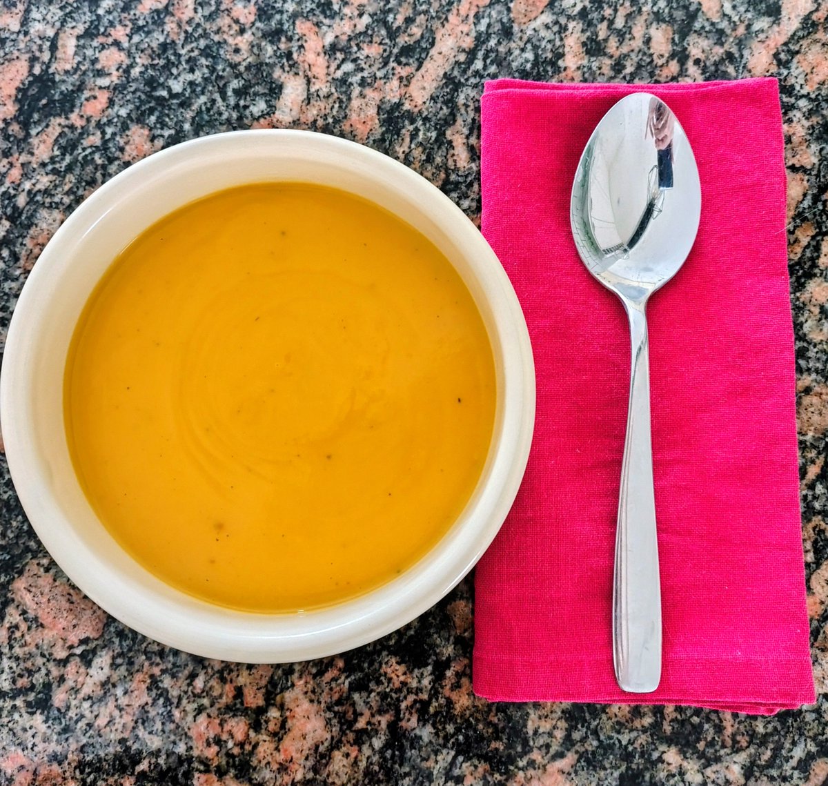 rosaescayola's tweet photo. Sopa de calabaza con curry #sopas #invierno 😍 https://t.co/V7ihwgulgE