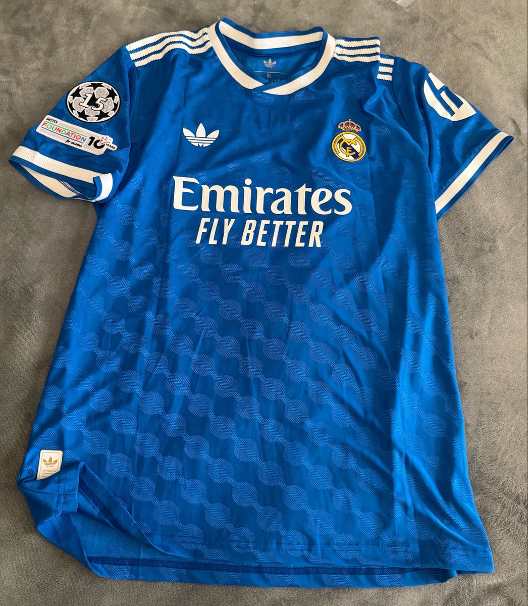 AdriiG_22's tweet photo. Pedido recién recibido de @BoutiqueSports_, que locura de productos 💪🏼 Mil gracias por el trato y por la rapidez! 👌🏼 https://t.co/epk1mkTg5N