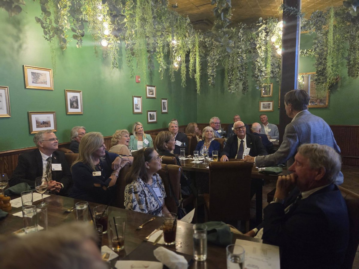 IBofSC's tweet photo. The IBSC hosted a beautiful dinner last night at The Hollow! We celebrated the wonderful Past Chairman who have served and shaped the IBSC since it's founding in the 1960s. We loved seeing everyone come together! https://t.co/v0rnEdLPY2