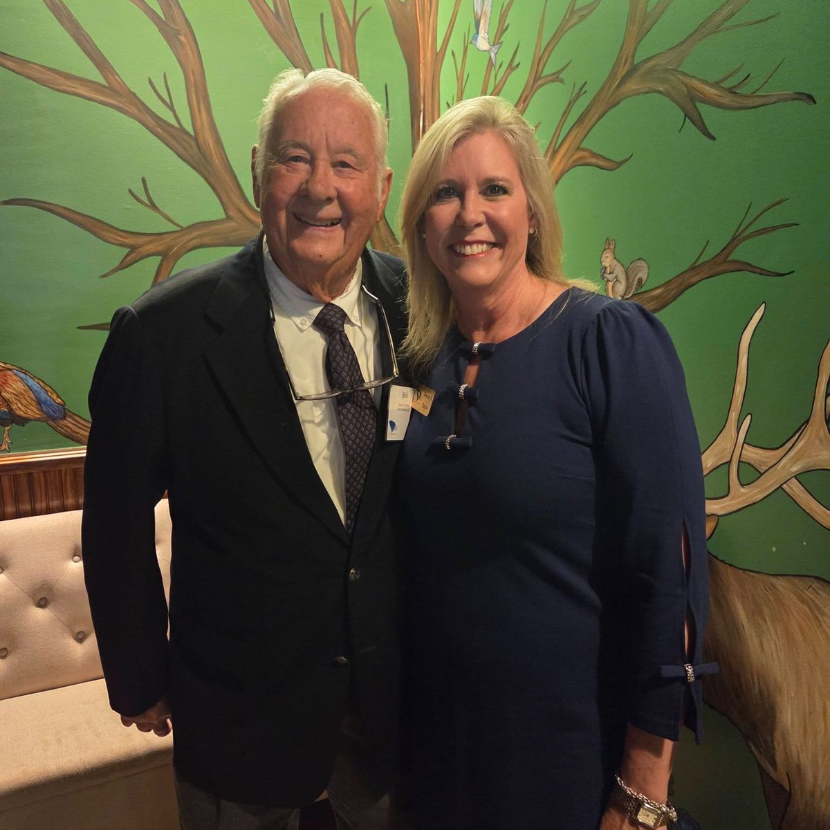 IBofSC's tweet photo. The IBSC hosted a beautiful dinner last night at The Hollow! We celebrated the wonderful Past Chairman who have served and shaped the IBSC since it's founding in the 1960s. We loved seeing everyone come together! https://t.co/v0rnEdLPY2