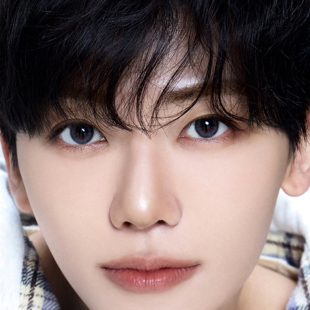 ให้เลยอะ หน้าตาโคตรรรรสวยยยยย มันรับกันทั้งหน้าเลย ตาจมูกปาก พซตคอนแทคต้องเข้าได้ละจริงๆ กรีดตาเบาๆ เสริมลุคให้ดูนุ้บนิ้บ หนูน่ารักจัง 𐔌՞ᱹ ﹼ ̫ ᱹ՞𐦯❤︎