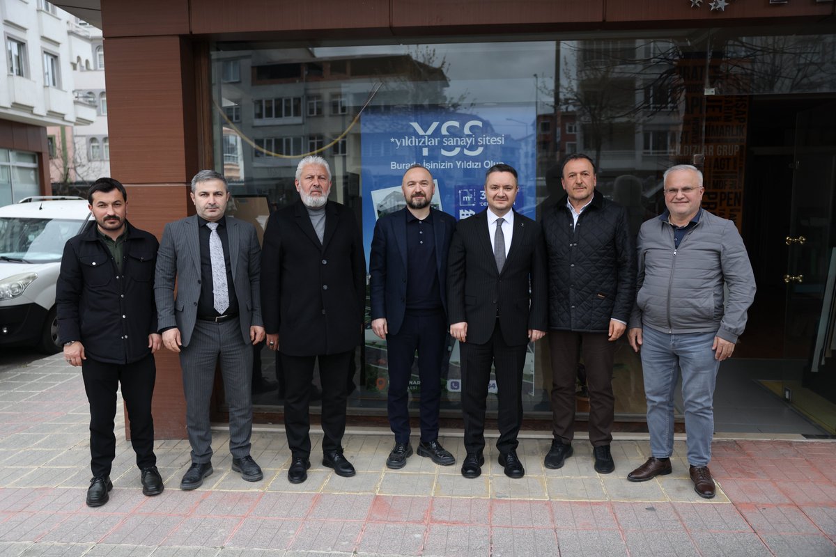 ozdemirsamet's tweet photo. İl Yönetim Kurulu üyelerimizle birlikte, AK Partimize üye vatandaşlarımızı ve kıymetli esnaflarımızı ziyaret ettik.

Davasına gönülden bağlı, her şartta teşkilatımızın yanında duran kıymetli üyelerimizle bir araya gelmekten büyük memnuniyet duyduk. AK Parti teşkilatlarımızın sahadaki gücünü ve milletimizle kurduğu güçlü bağı bir kez daha yakından gördük. 

Birlik ve beraberlik içinde yürüttüğümüz bu kutlu yolculukta emeği olan tüm dava arkadaşlarımıza teşekkür ediyorum. Rabbim birliğimizi daim eylesin.