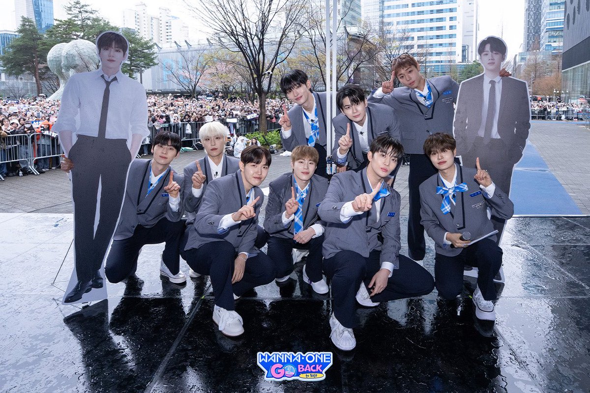 WANNABOND's tweet photo. <WANNA ONE GO: Back To Base>

📸Behind Photoㅣ🌸OPENING CEREMONY🌸

#WANNAONEGO #WANNAONEGOBackToBase #WannaOne #워너원 https://t.co/aluHVKXmiw