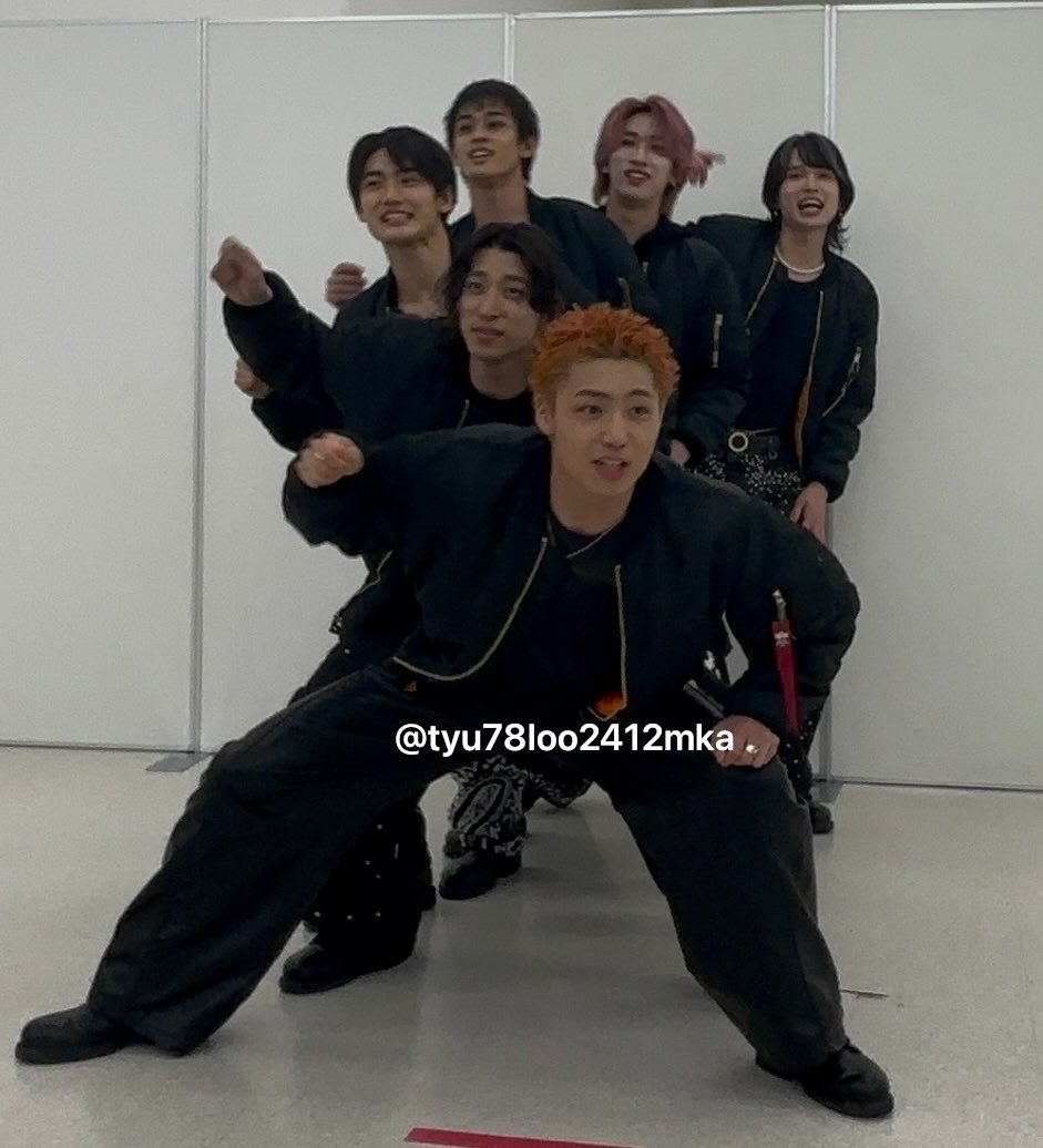 tyu78loo2412mka's tweet image. あっという間の1日だった！！
初めての試みでどんな感じなのかもわからないまま行ってWindyに会えてホッとして
大好きな6人にパワーもらえた1日でした❤️最高の時間をありがとう！！また逢える日まで頑張る💪🏻

みんな長時間お疲れさまでした。ゆっくり休んでね！

#WATWING    #Windy
#フォトセッション