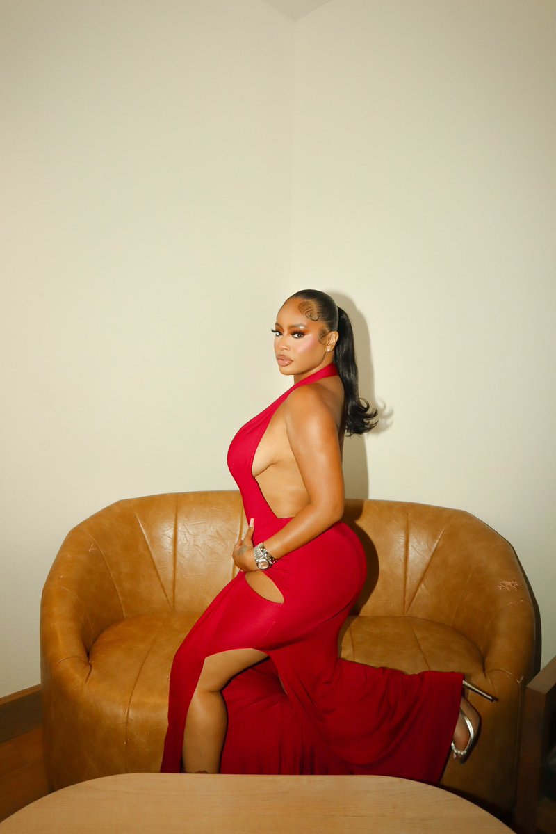 MS. BITCH tweet media