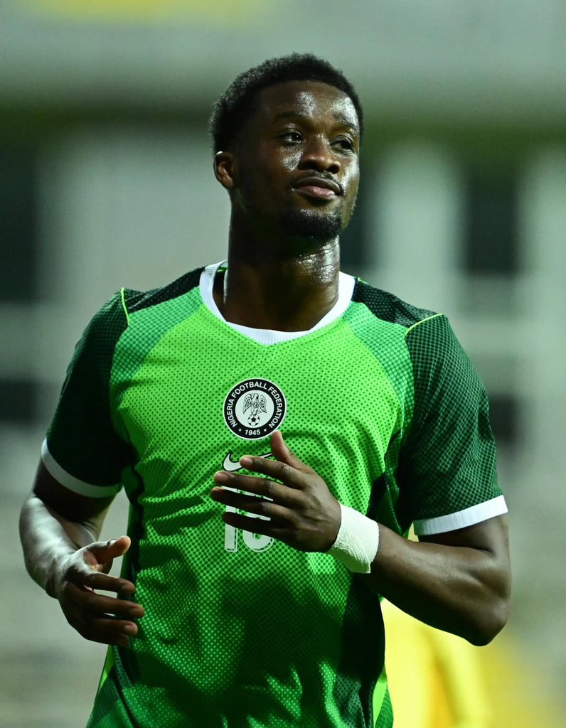 FansTribeHQ's tweet image. 💙🇳🇬✨In his First season at the Club, Super Eagles Defender Emmanuel Fernandez wins Rangers Men’s Player of the Year award as well as being named in the Scottish Premiership Team of the Year.

#emmanuelfernandez #rangers #scottishpremiership