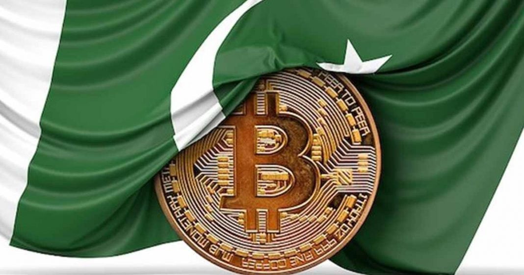 AyshemR_'s tweet photo. Living in Pakistan makes you understand crypto differently 

PKR losing value, banks slow, fees everywhere
Meanwhile people quietly stacking Bitcoin &amp; USDT just to survive

It’s necessity

That’s why Pakistan is already among top crypto adopters globally

#CryptoPakistan https://t.co/2pidchrFiy