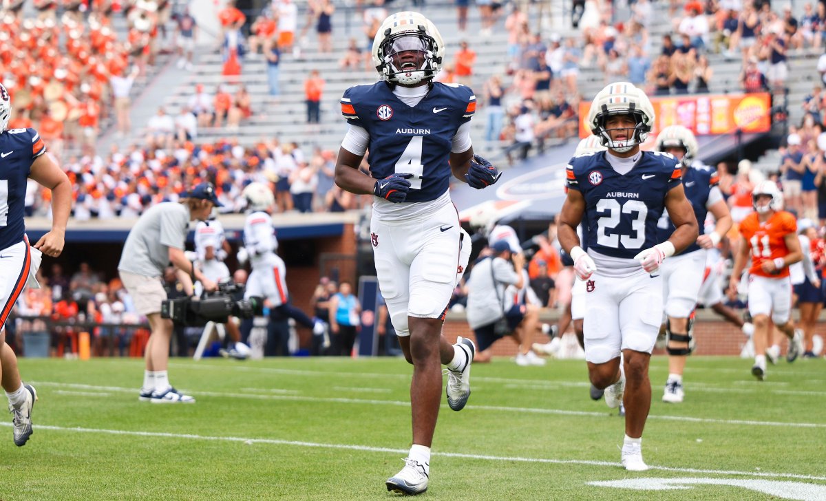 NathanKing247's tweet photo. Alex Golesh encouraged his Auburn team to "come together" this summer and build deeper relationships before they fully reconvene in fall camp.

“I know it sounds kind of tacky, but that's what's gonna get us through the fourth quarter of games." https://t.co/k0dzos2QfZ https://t.co/fGKHi4s2X4