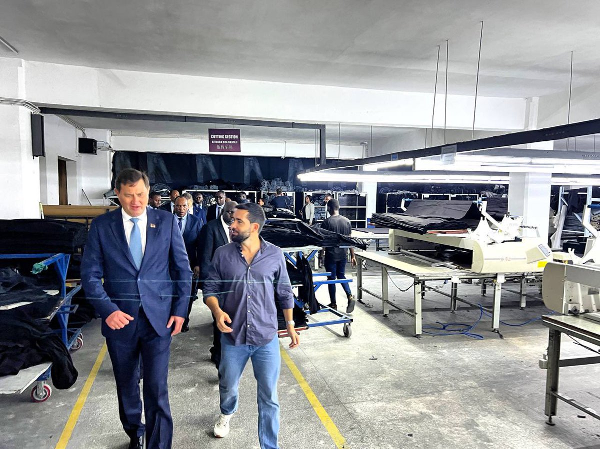 EmbKenya's tweet image. 🇧🇾🇹🇿 FM Maksim Ryzhenkov visited Tanzania’s Benjamin Mkapa SEZ and Dar es Salaam Port! Explored joint ventures for #export production and reliable Belarusian fertilizer #transit through this East African powerhouse. #Trade ties strengthening! #Belarus #Tanzania