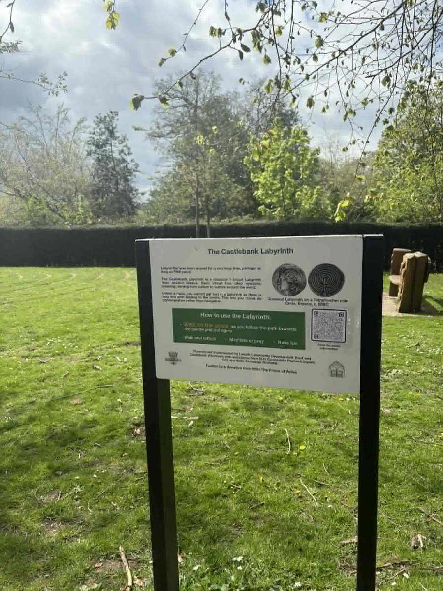 OtBcommunities's tweet photo. For the last year, whilst developing our collaborative leadership model, we have been meeting in-person once a month as a team. A big thanks to Lanark Development Trust, their grounds filled with hives of bees, butterflies and even a labyrinth were a gorgeous base! 🐝🦋 https://t.co/GDxBLLB9iR