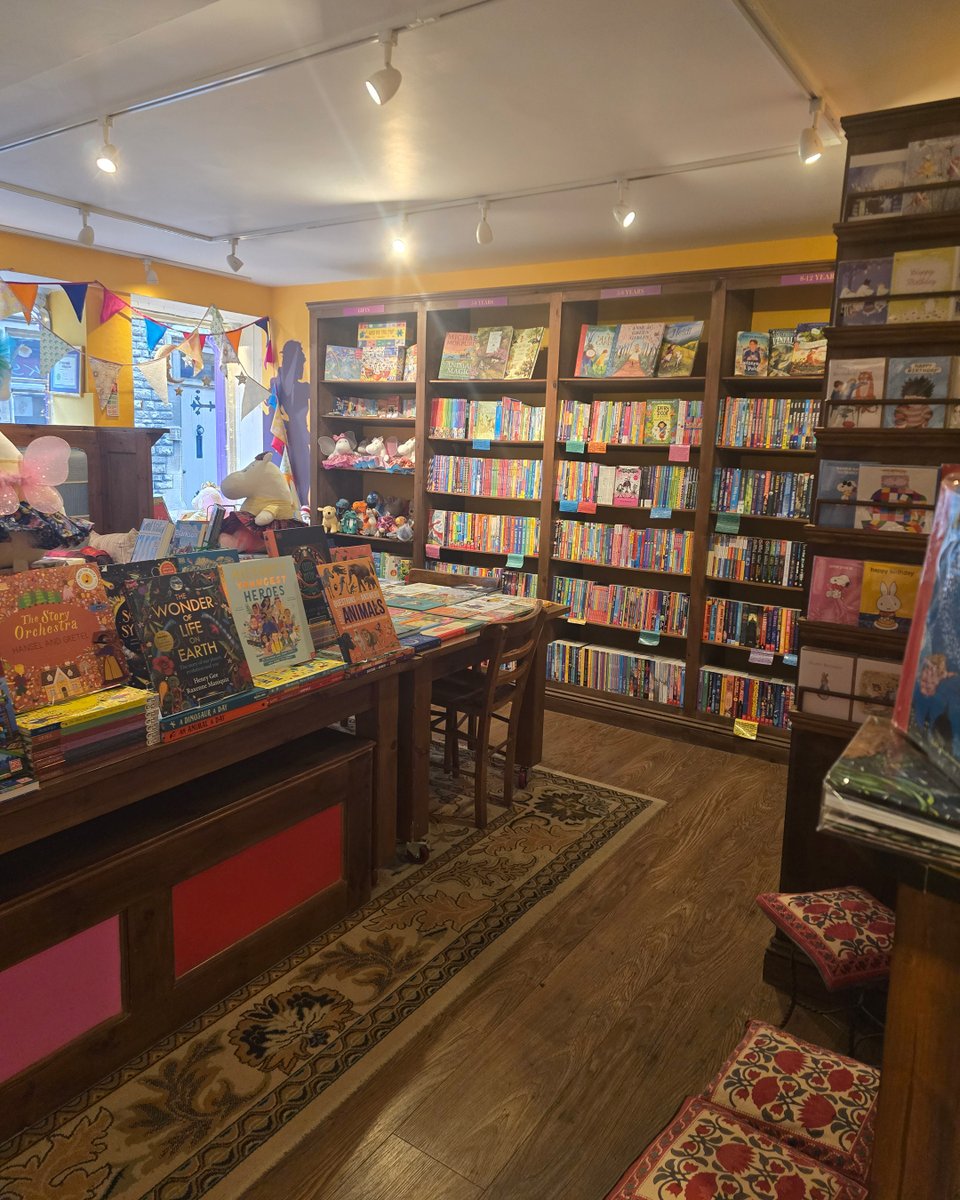 Gardlink_Help's tweet photo. Last month, Matthew had the pleasure of visiting @octaviabookshop!

We upgraded their in-store systems with a new computer and touchscreen display to help keep everything running smoothly.

It was a real pleasure meeting Octavia and spending time in her beautiful shop. 📸 https://t.co/3qYN1WcuzT