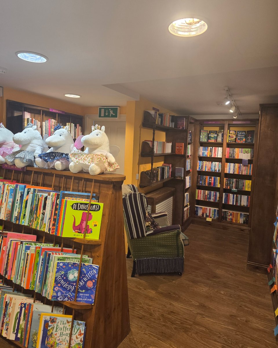 Gardlink_Help's tweet photo. Last month, Matthew had the pleasure of visiting @octaviabookshop!

We upgraded their in-store systems with a new computer and touchscreen display to help keep everything running smoothly.

It was a real pleasure meeting Octavia and spending time in her beautiful shop. 📸 https://t.co/3qYN1WcuzT