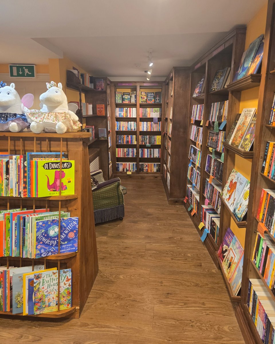 Gardlink_Help's tweet photo. Last month, Matthew had the pleasure of visiting @octaviabookshop!

We upgraded their in-store systems with a new computer and touchscreen display to help keep everything running smoothly.

It was a real pleasure meeting Octavia and spending time in her beautiful shop. 📸 https://t.co/3qYN1WcuzT