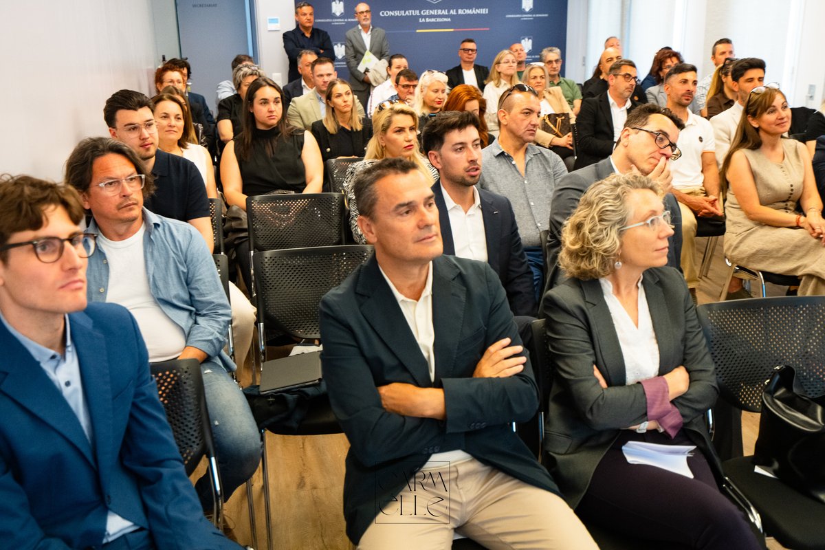 PimecEuropa's tweet photo. Ahir ens vam reunir amb empresaris i empresàries de Romania per donar a conèixer el paper de @Pimec en la defensa de les pimes i els autònoms.

Continuem treballant per enfortir vincles internacionals i detectar oportunitats que millorin la competitivitat empresarial. https://t.co/lgSRw9bnZ8