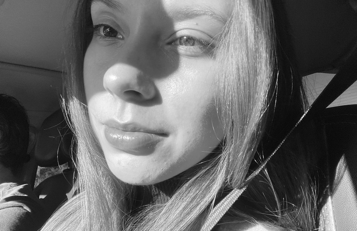 quero postar essa foto nos stories e não sei qual música pôr, me ajudem 🙏🏻