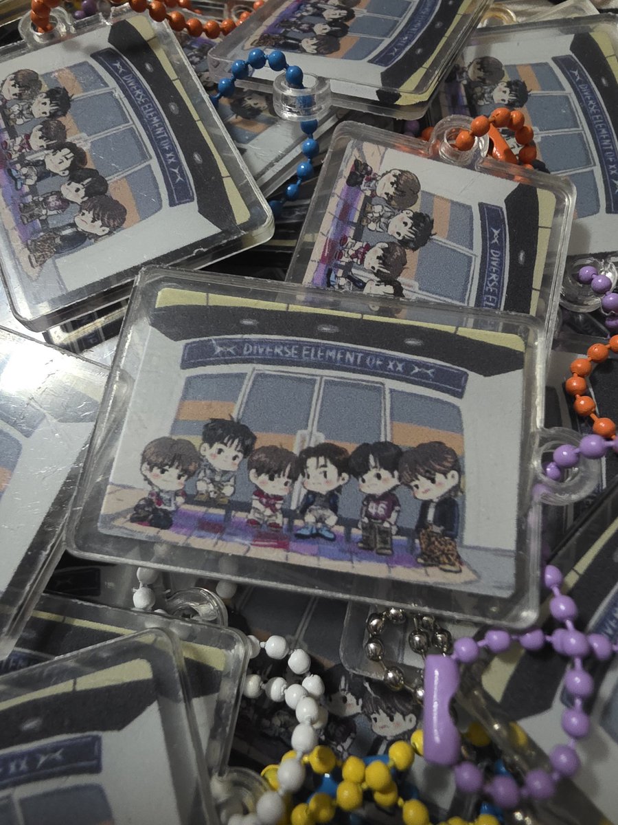 ouiiou18's tweet image. กอว พวงกุญแจจิ๋วอีกแล้วววว #TheX ที่ไปคอนวันที่3 รอรับได้เลย
มีแค่ 50 อันค่ะ 
ขอบคุณภาพวาดสวยๆจากคุณ #botakan ด้วยนะคะ 😍
#DEXXTH 
#DMDLAND3
