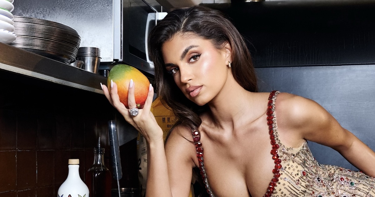 bongminesent's tweet image. Donna Dafi Turns “ManGo” Into a Confident Global Pop Moment 🎧🔥

Full breakdown via @bongminesent ↓ bongminesentertainment.com/donna-dafi-man… 

#DonnaDafi | #ManGo | #NewMusic | #RnB | #GlobalPop | #EmergingArtists | #AfroPop | #MusicDiscovery | #BongMinesEntertainment