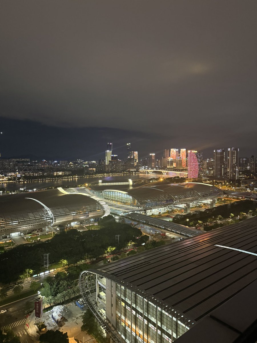 MrBanks💰 tweet media