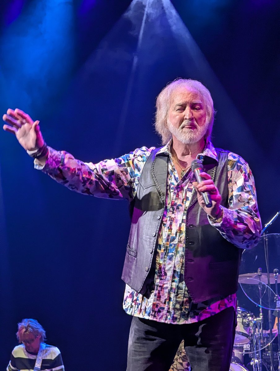 wachob_david's tweet photo. @DuaneAllen32993, @oakridgeboys, Big Happy Birthday to you, hope you have a great day. https://t.co/SSmZBDsPZj