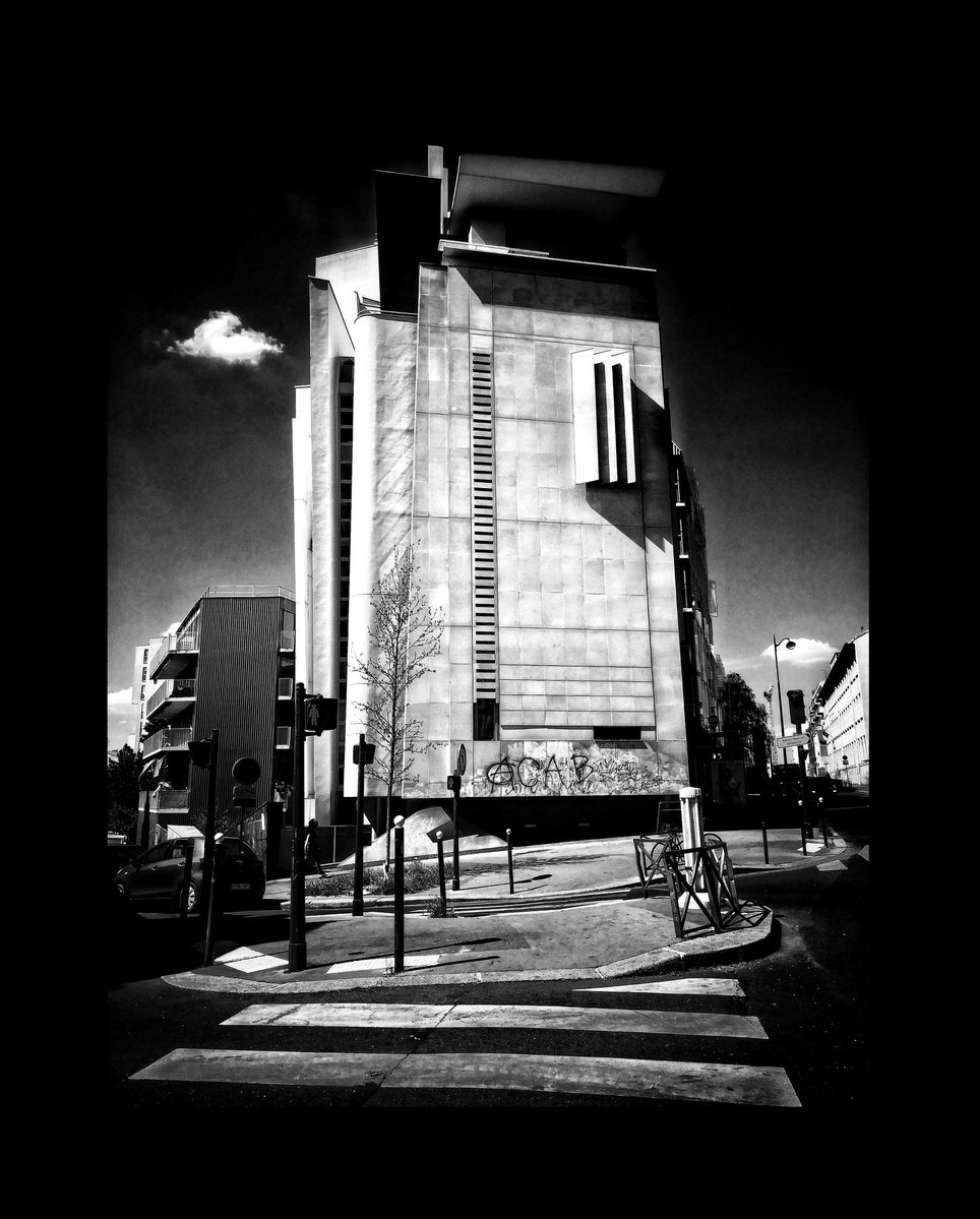 jimmywoolfmusic's tweet image. L'immeuble Borrego
Quand l'architecture se fait art 

Paris 20 - angle Pelleport et Borrego 
---
#paris20 
#architecture
#rueborrego 
#blackandwhiteparis 
#ruepelleport