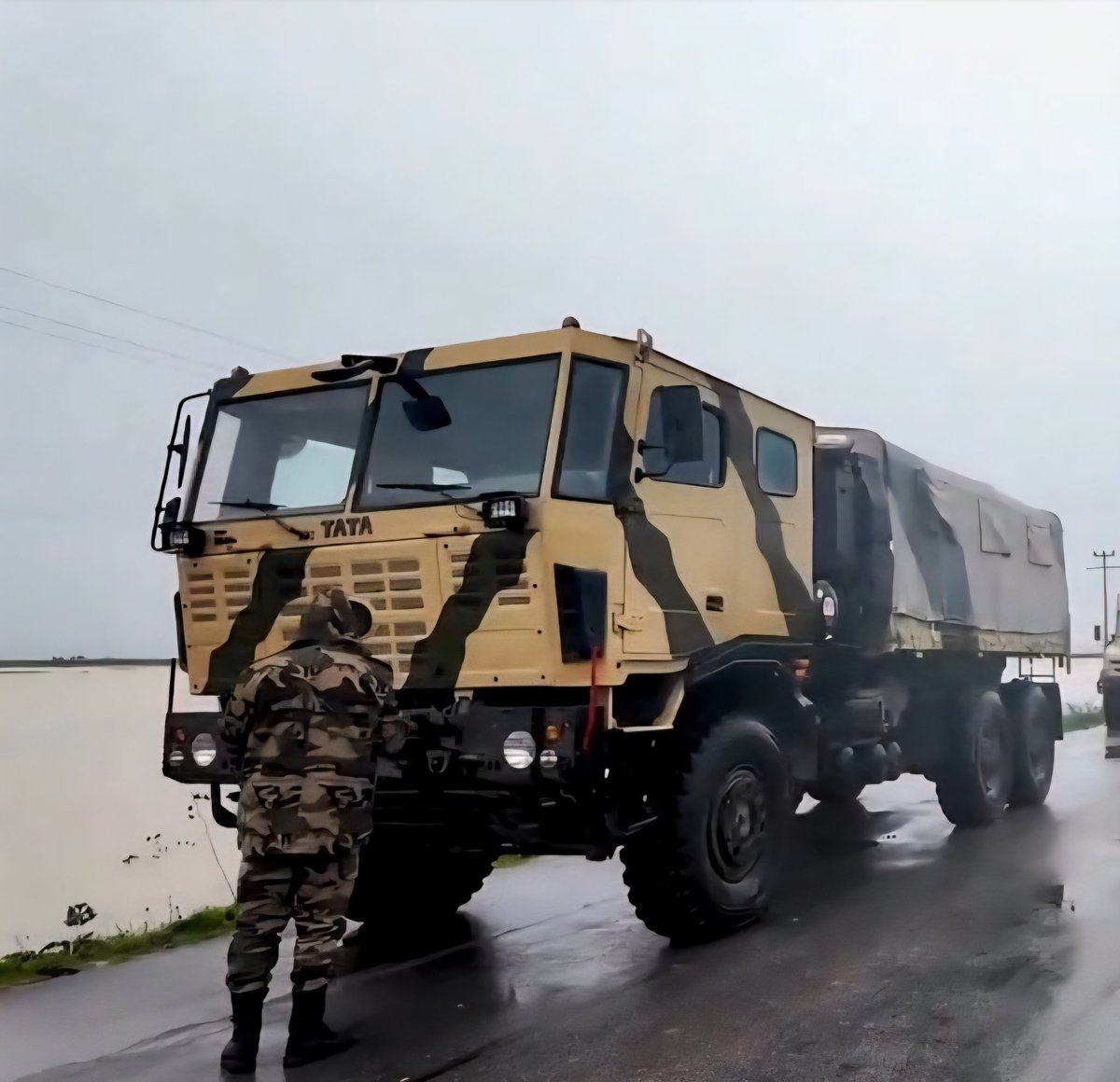 VivekSi85847001's tweet photo. India's Tata supplied 6×6 LPTA-1623 truck of Moroccan Army 🇲🇦🇮🇳 https://t.co/Y1wwF2zinA