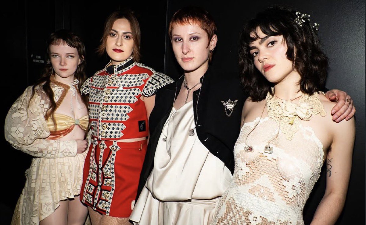 ashlee 🕊️ tweet media