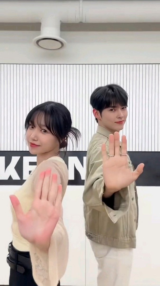 Jo Yuri. tweet media