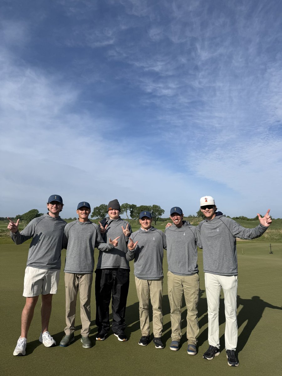 OKstateTurfClub's tweet image. We had the honor of volunteer at Prairie Dunes for the Big 12 Championship. Thank you to @griess_cory and @cwcardinal42 for the opportunity! #GoPokes