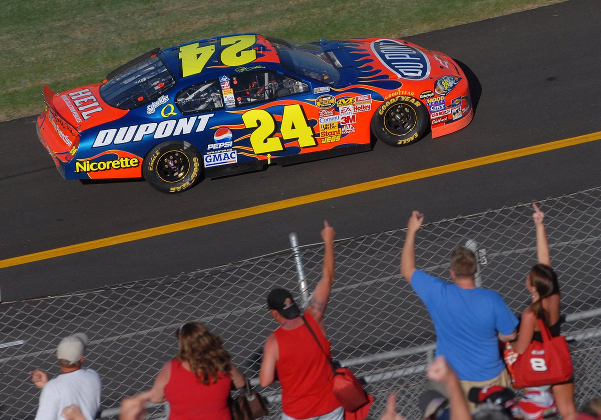 rebilasphoto's tweet image. 19 years ago today @JeffGordonWeb would win his 77th #NASCAR Cup Series race to pass Dale Earnhardt Sr in career wins and the fans showed their appreciation of the history witnessed by showering Gordon with cans of beer. 

📸 @rebilasphoto