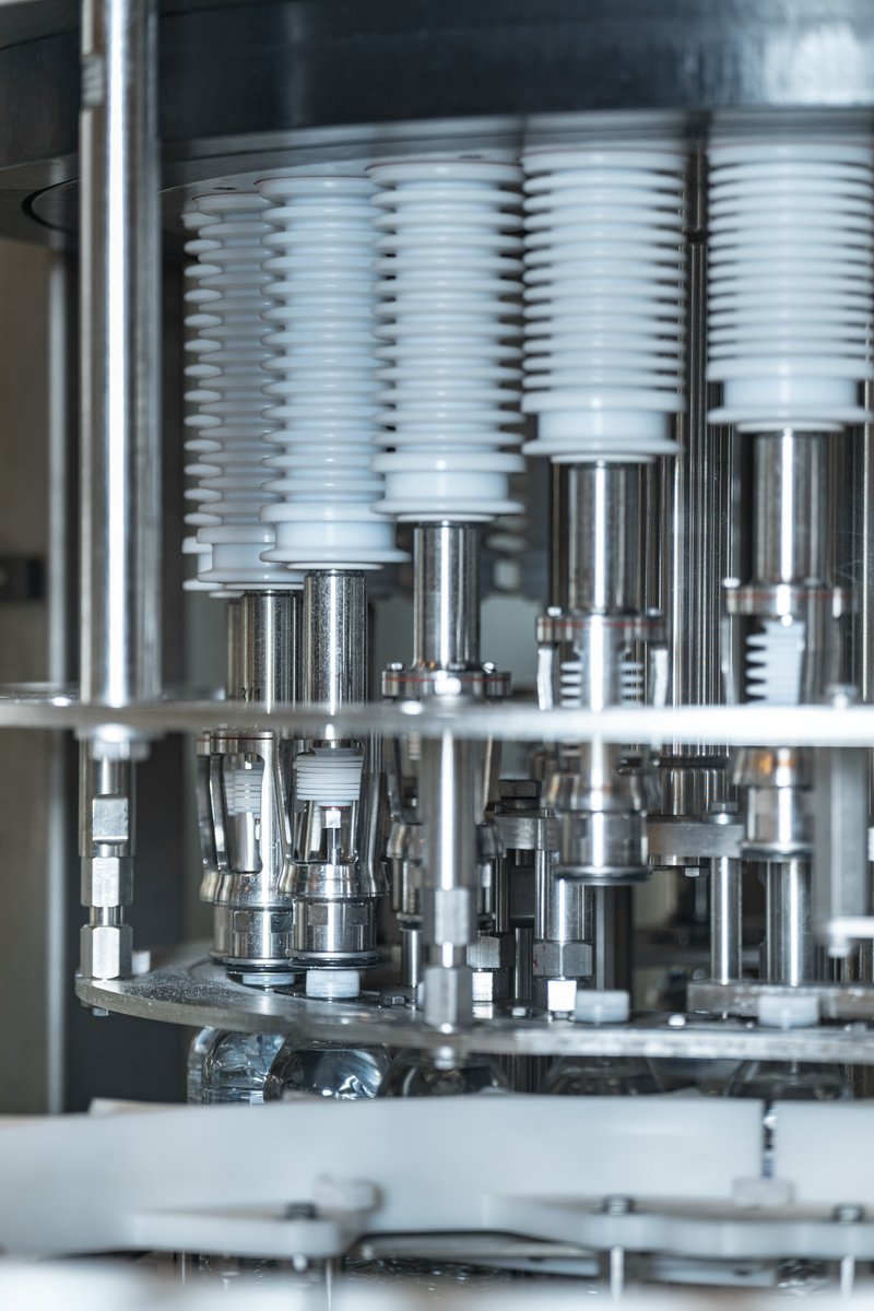 KronesAG's tweet image. Can you guess this machine with the details shown? 🔍

Hint: It's a _____ Dual VFJ. 😚

👇Tell us in the comments! 👇

#Krones #KronesAG