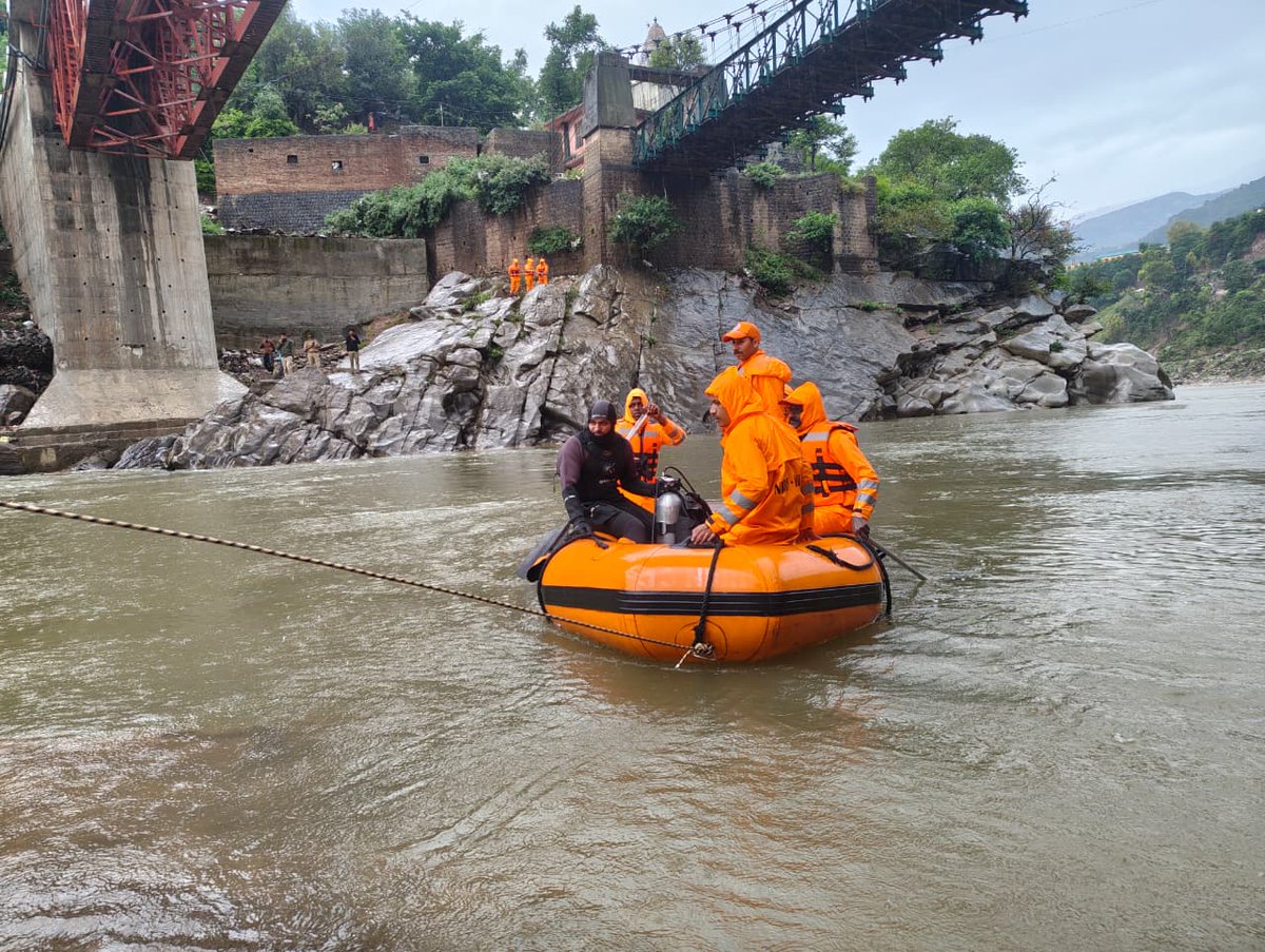 13Bnndrf's tweet photo. The 13th Battalion NDRF  is actively carrying out search and rescue operations at multiple locations across Jammu &amp; Kashmir including Shopian and Chinani to locate persons who have drowned.
@NDRFHQ 
@ndmaindia 
@official_dgar 
@ANI https://t.co/0BHkFdj0iM