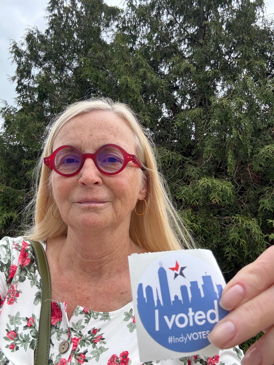 Sharon Hummingbird (she/her/hers) 🏳️‍🌈💙 tweet media