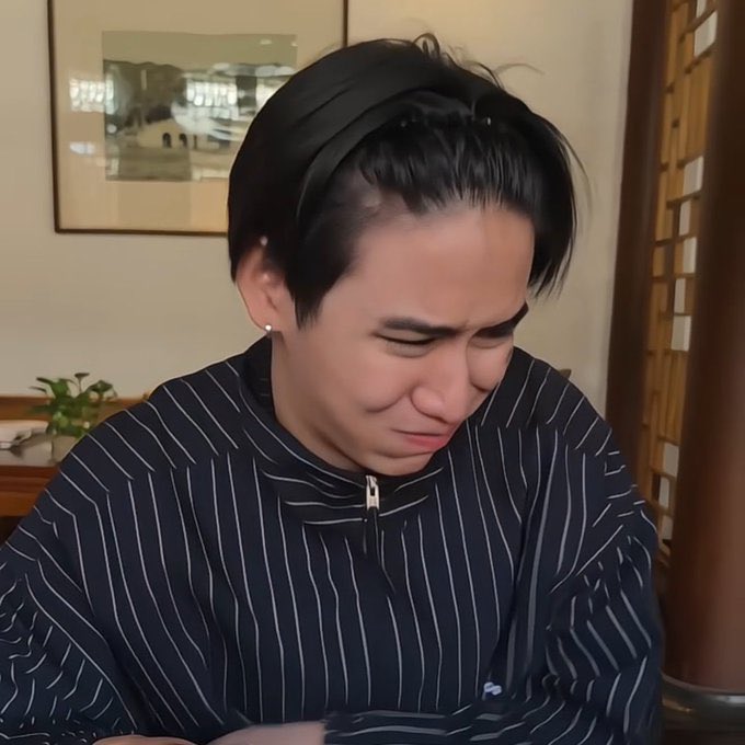 ૮ เก้อเก้อ ა tweet media