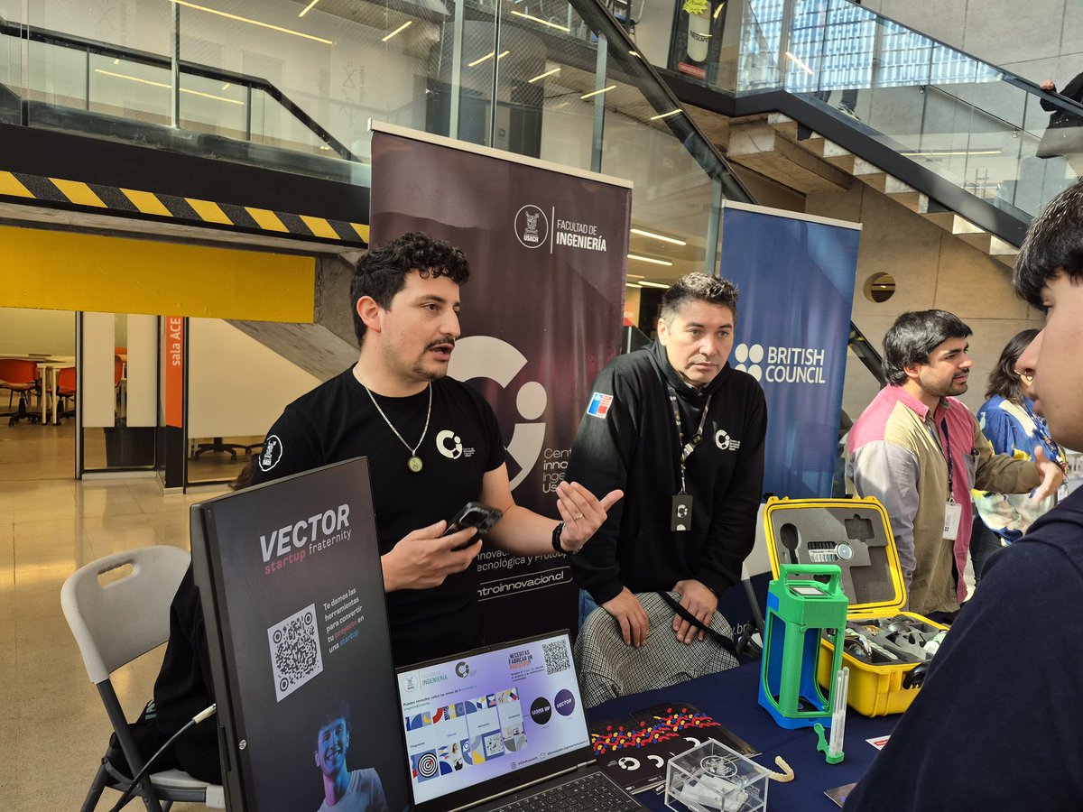 UsachIngenieria's tweet photo. Ya estamos en la feria internacional FING @usach,  entregando información sobre las opciones de intercambio e internacionalización al estudiantado. Gracias a @clBritish @GI_Chile @centrousach @usachinter @ConfucioUC @CampusFrance https://t.co/Sjr3Rk3hXE
