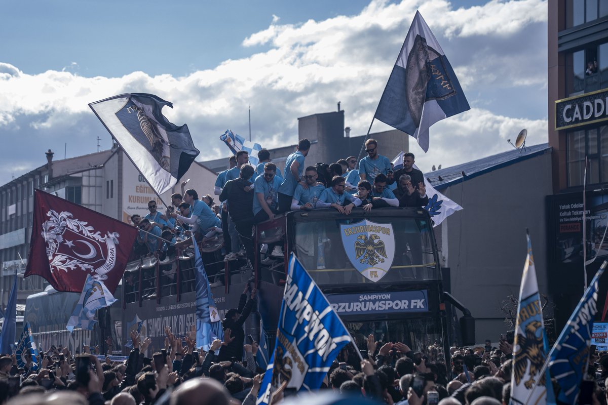 mackolik's tweet photo. Erzurumspor FK, Süper Lig'i kutluyor 🏆 https://t.co/0jaJqjpsyK