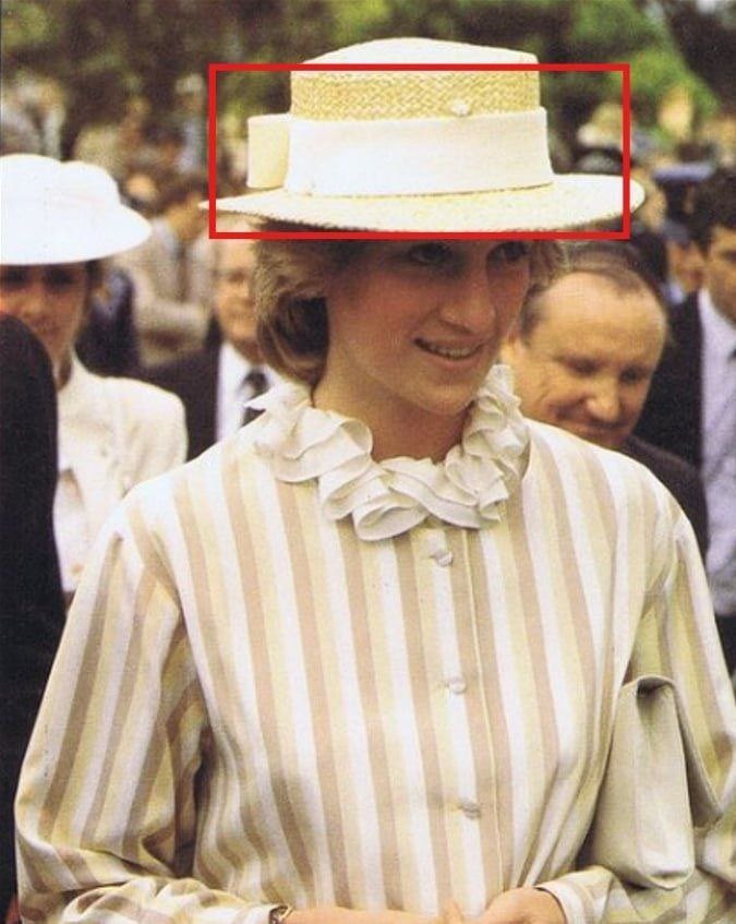 gazzati's tweet image. 🇺🇸 🇬🇧 Мелания Трамп @FLOTUS45 на встрече с Карлом III была одета в узнаваемом стиле принцессы Дианы. Которая была в браке с Карлом, когда тот был наследным принцем Чарльзом, развелась с ним, а потом после серии скандалов погибла в автокатастрофе. 

#trump #fashion