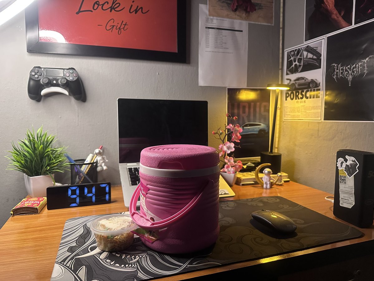 HEISGIFT tweet media