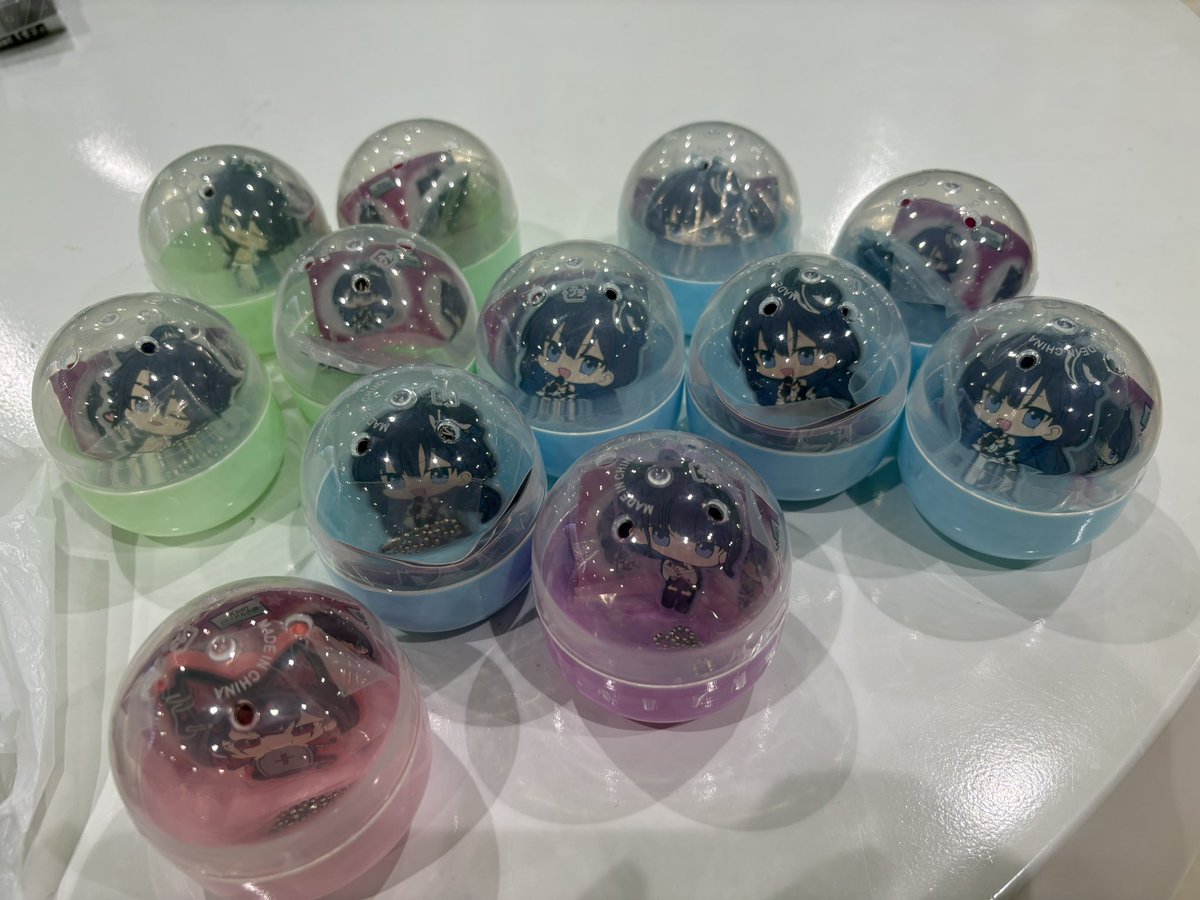 Mikarichi's tweet photo. In Japan right now and I saw a gacha with the oldge design of mister short shorts.

I got the secret rare before I got him.

And after a total of 11x400¥ plays his here…(12 included final play)

My 4,800¥ keychain is here.

#k9kuro https://t.co/kvkc6ReK5g