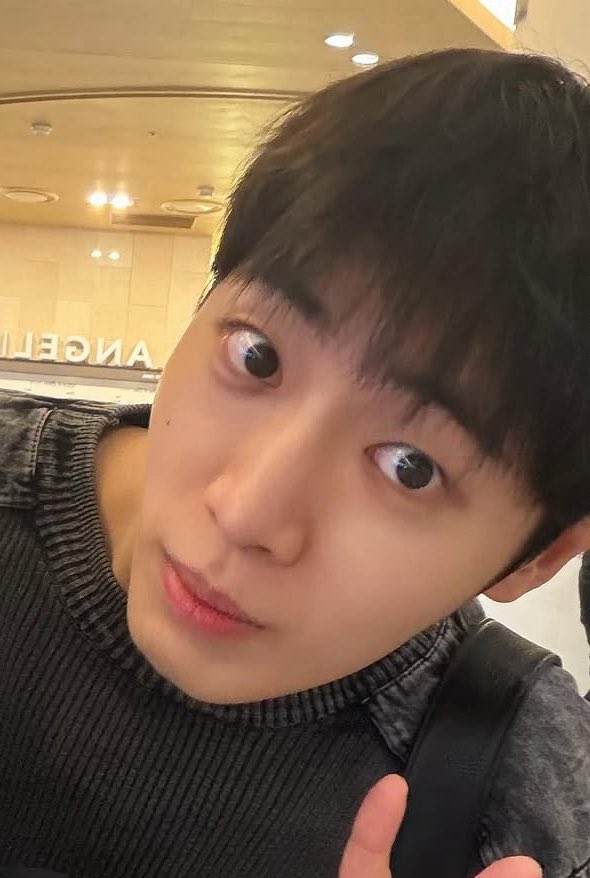 폰 ft.ท้ายตรีฮยอง tweet media