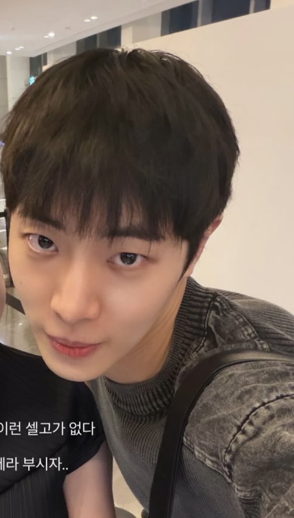 폰 ft.ท้ายตรีฮยอง tweet media