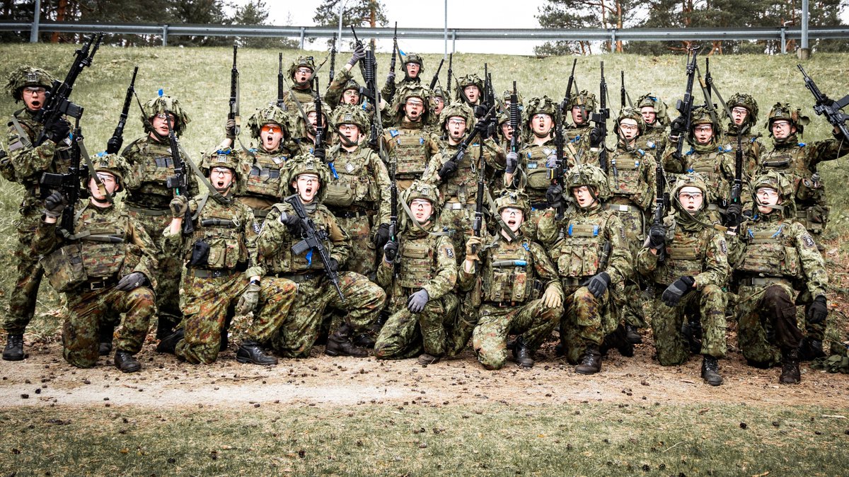 Kaitsevagi's tweet image. Kuperjanov Infantry Battalion organised the 26th "Murtud saabas" rapid-hike competition. This year's competition was won by the mortar platoon. 🥾

#EDF #StrongerTogether #WeAreNATO #Estonia #Eesti #military