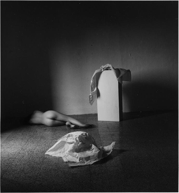 MarinFavre's tweet photo. .

Francesca Woodman   c. 1977

. https://t.co/mbCGQGQhLG