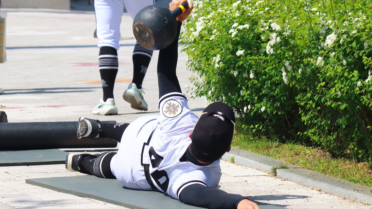 answeax's tweet photo. 아껴주시고
성원해주시고
후원해주시고 

주말리그 전반기 수고했따 https://t.co/lo7xRZ4Iuj