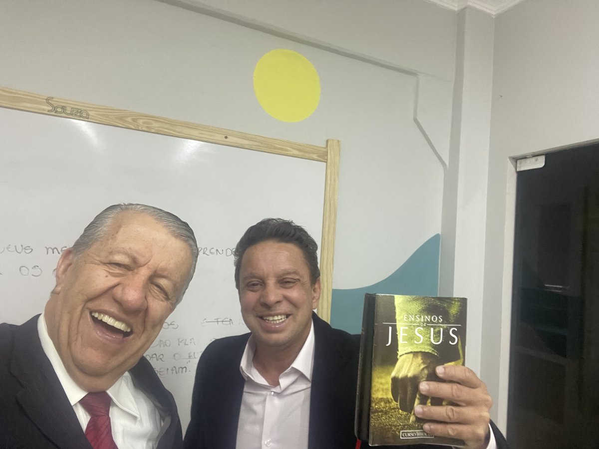 Estudo bíblico esta manhã com o meu amigo Agnaldo! Bençãos!