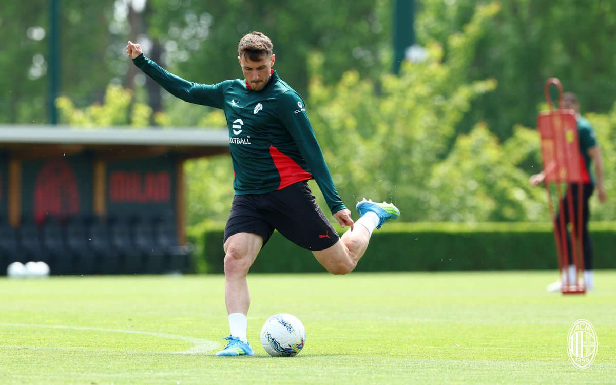AC Milan tweet media