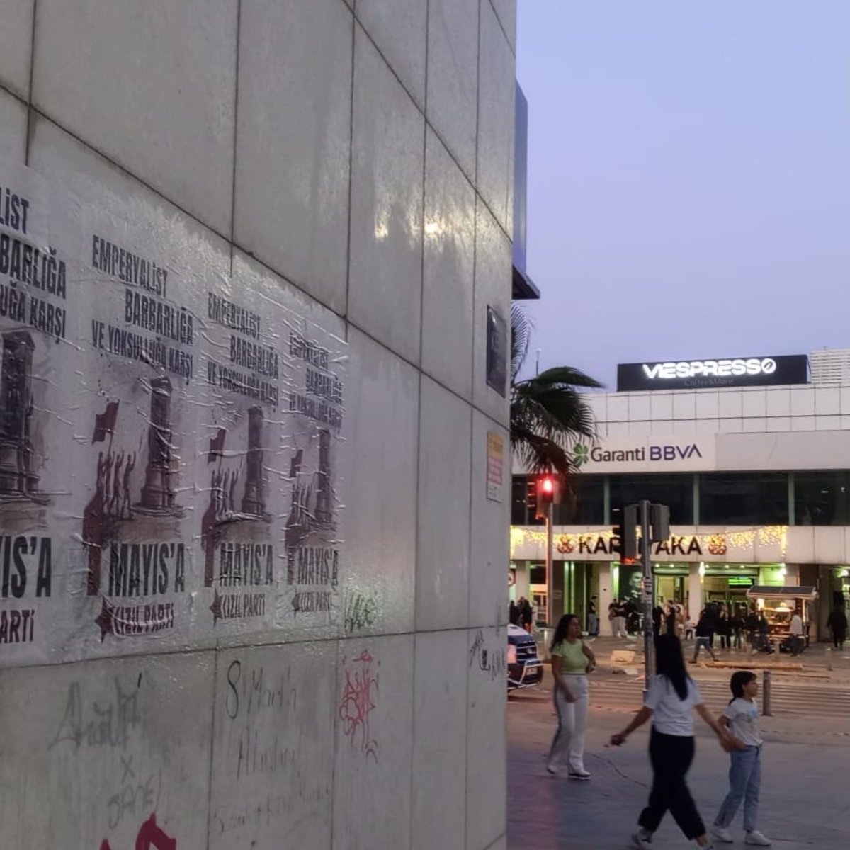 Kızıl Parti İzmir tweet media