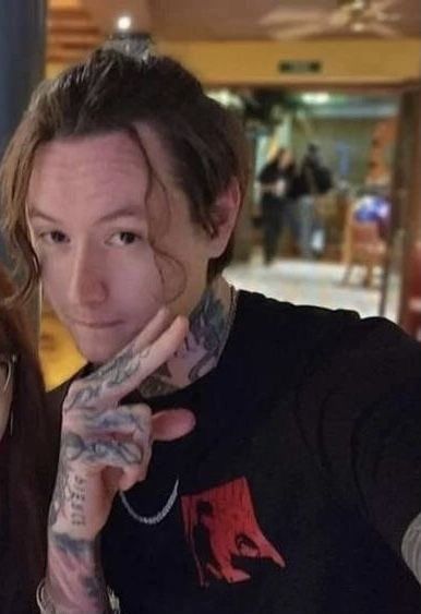 ˚.◜carꙨ ◟☆ tweet media